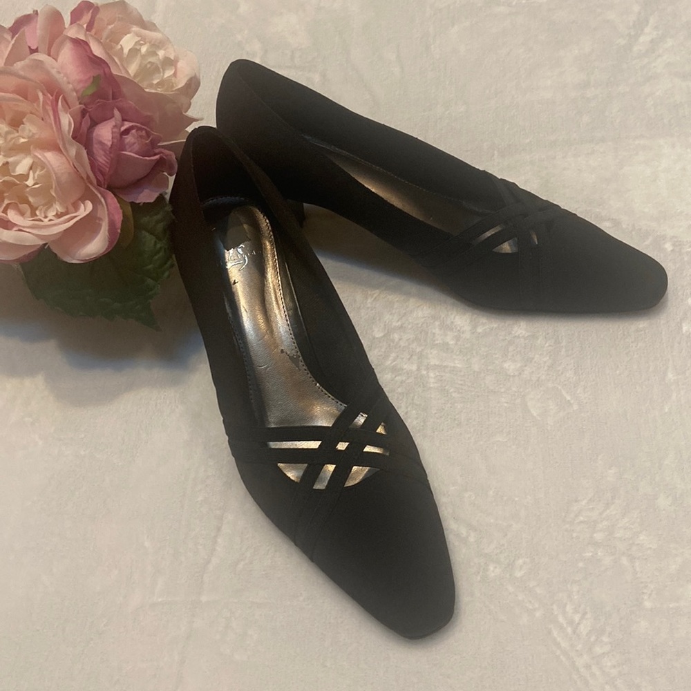 SANOMA Life Stride Size 8.5M Black Pumps